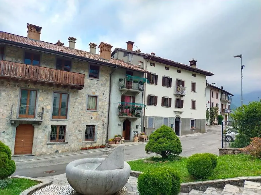 Appartamento Con La Vista Oltre il Colle Italy